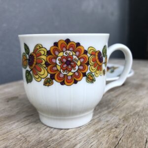tasse à café, vaisselle vintage, décor floral